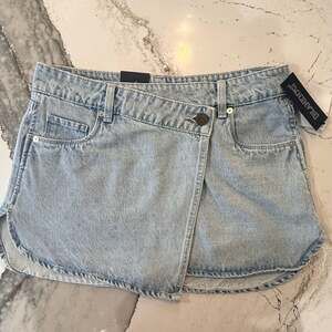 BLANKNYC Denim Mini Skirt Size 26 Light Wash